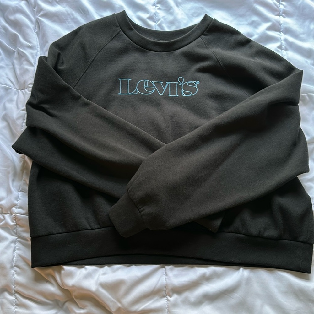 Levi’s Crop Crewneck Sweatshirt size L EUC